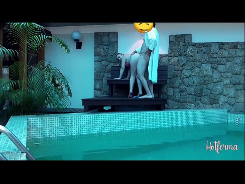 ❤️ Bos menjemput pembantu rumah ke kolam, tetapi tidak dapat menahan panas Lucah pada ms.hochu-sex-tomsk.ru